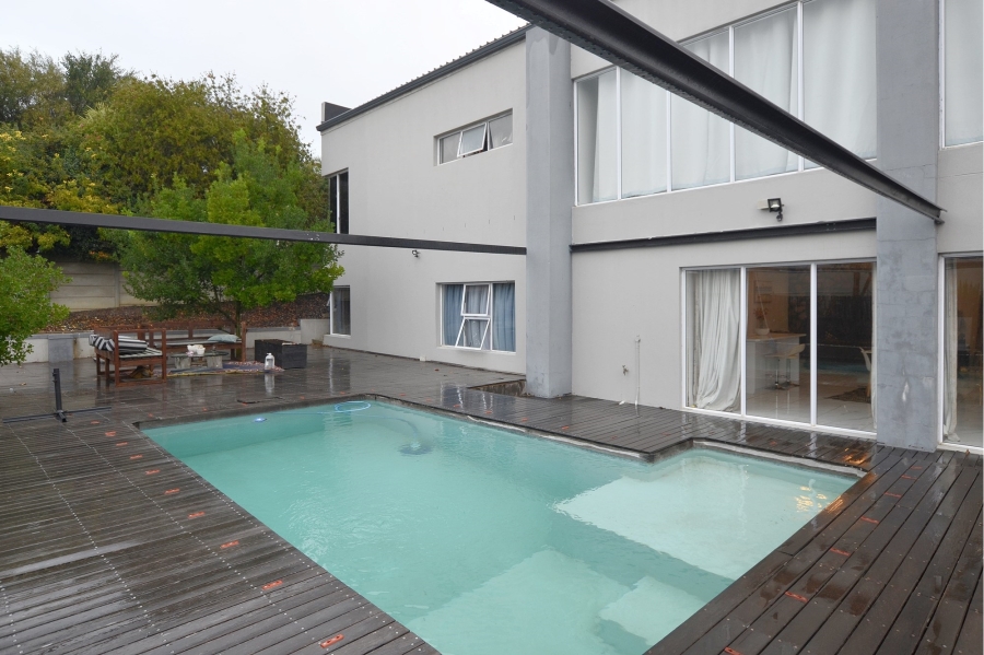 2 Bedroom Property for Sale in Kenridge Western Cape